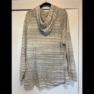 Grey & White American Eagle sweater